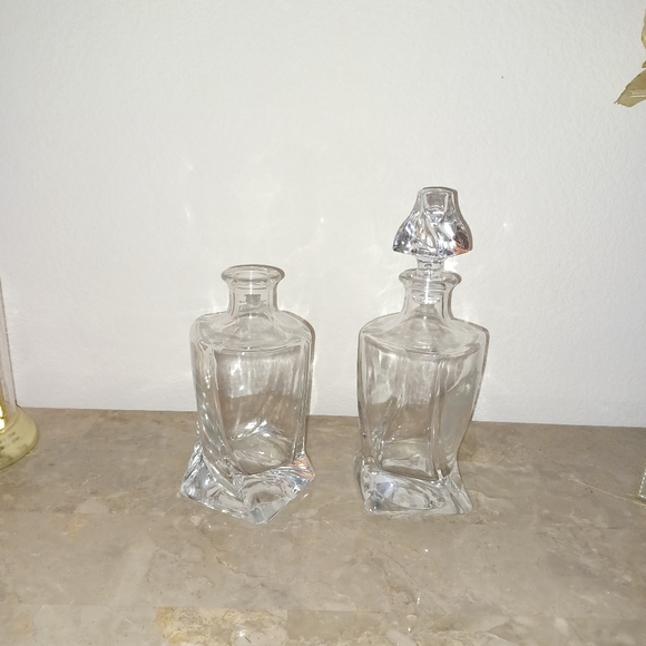 TWISTED CRYSTAL WHISKEY DECANTER LIQUOR BOTTLE - Picture 4 of 4